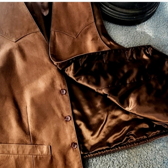 Men's Lambskin Western Vest - Picture 3 of 7